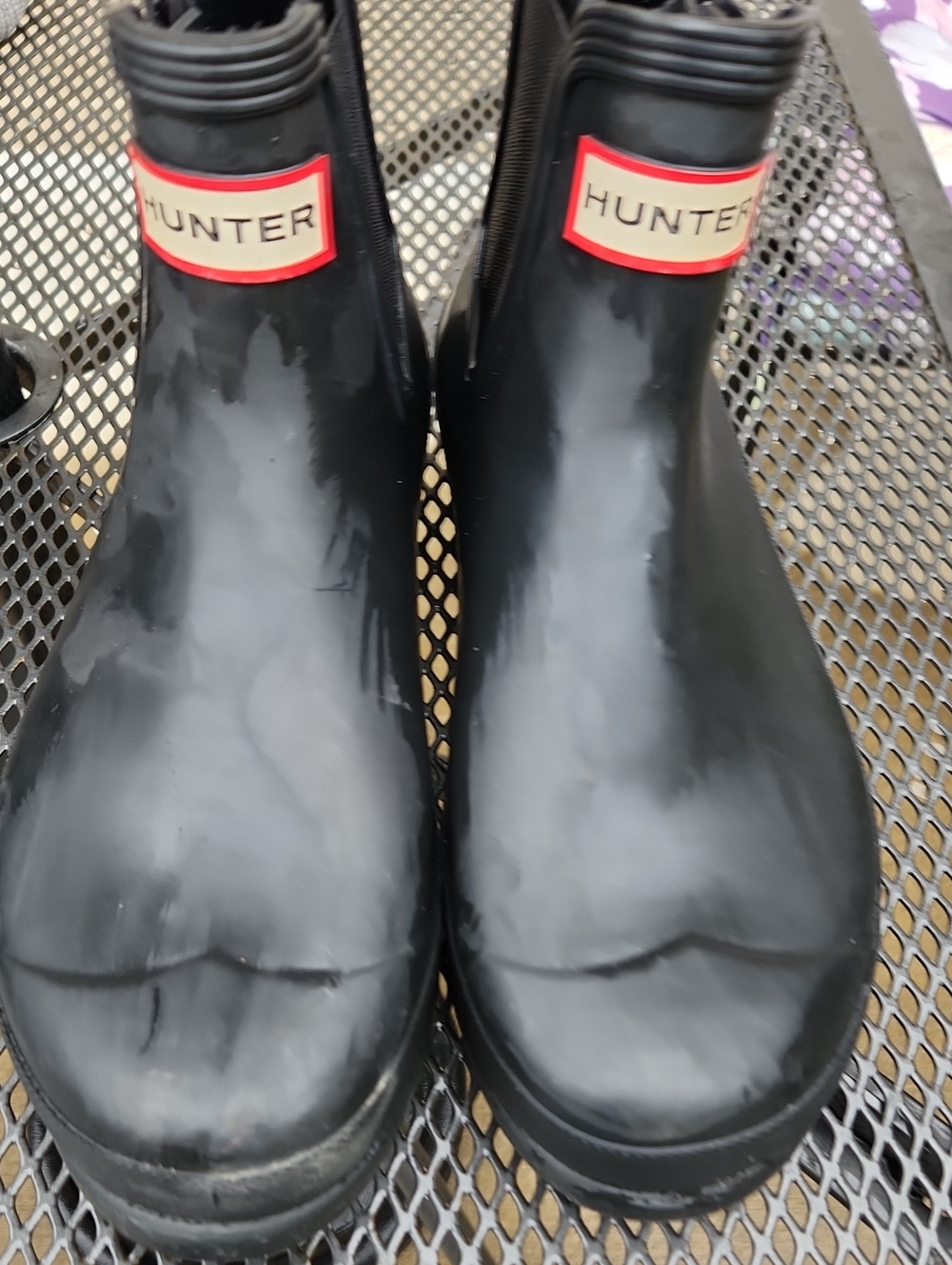 Hunter Ladies Black Chelsea Waterproof Rain Boots with Red Logo Trim